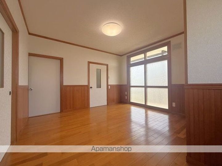 赤川1丁目6番一棟二戸右の内装