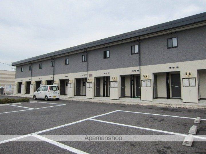 レオパレスクレスセント107の外観