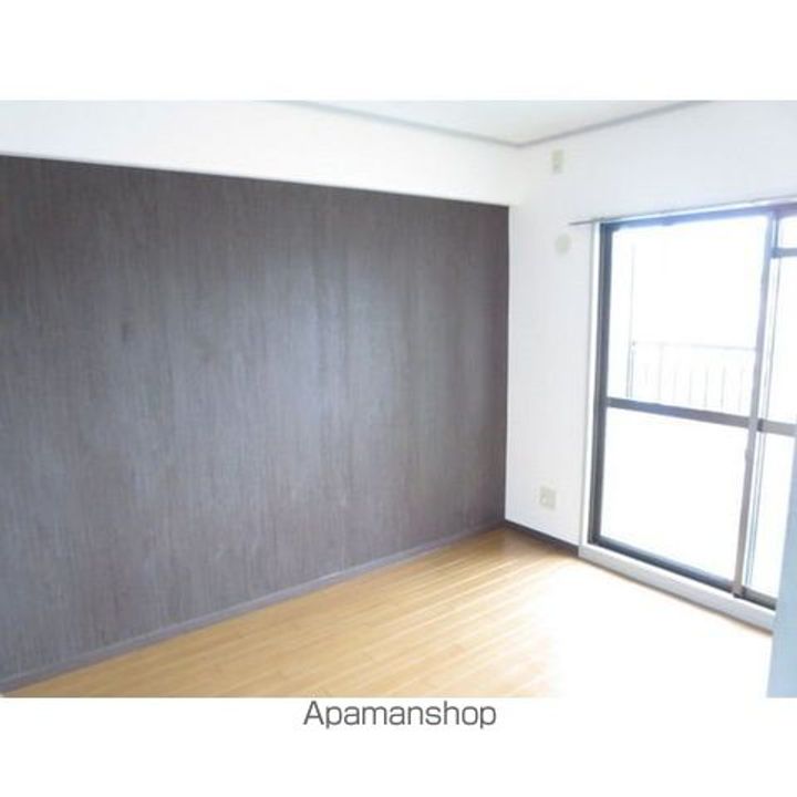 グランドミール中小田井の居間