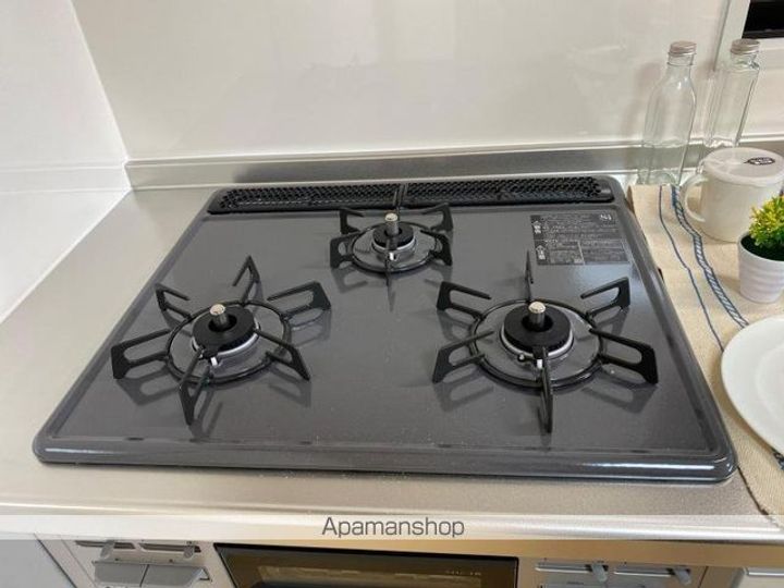 香川県高松市鶴市町の賃貸アパートの内装