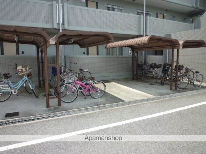 大阪府泉大津市東助松町1丁目の賃貸マンションの外観