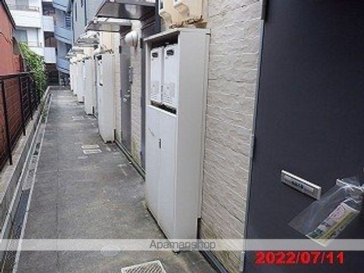 レオパレス大門204の玄関