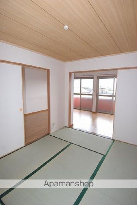 LIMPIA高峯の内装