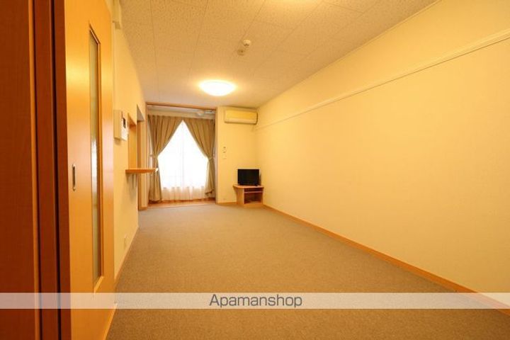 レオパレスCALMA206の居間