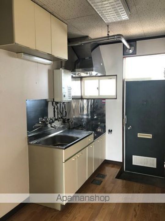 ウエストサイドハイツ1の玄関