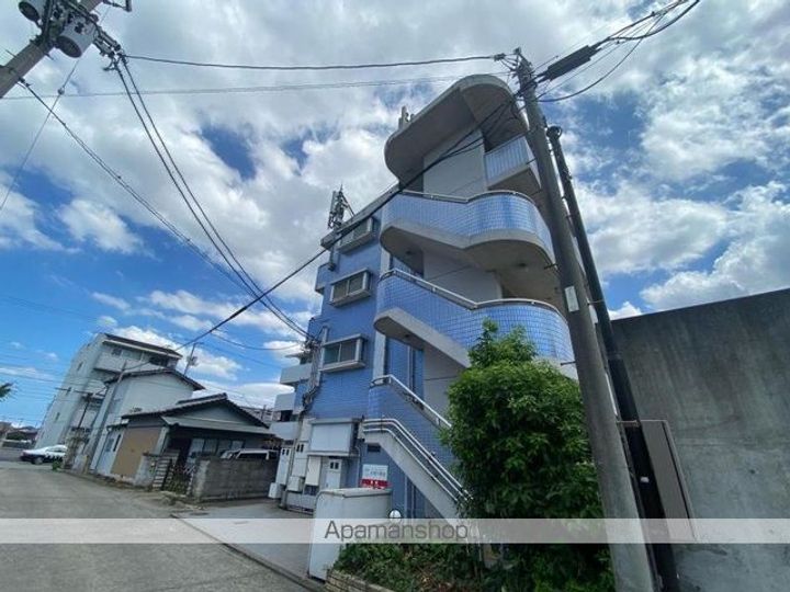 香川県高松市仏生山町甲の賃貸マンションの外観
