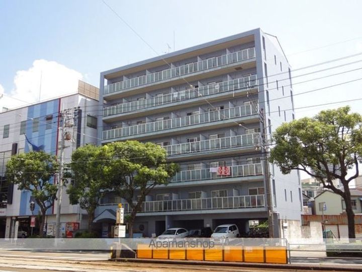 スカイブルー潮江の外観