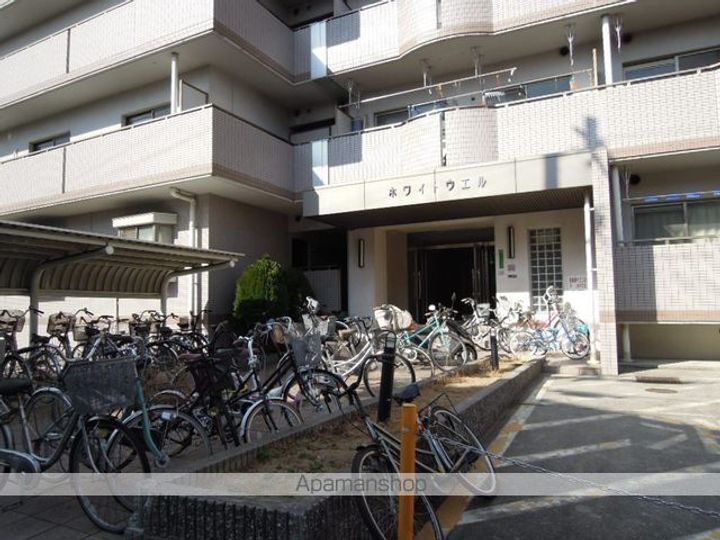 ホワイトウェル108の外観