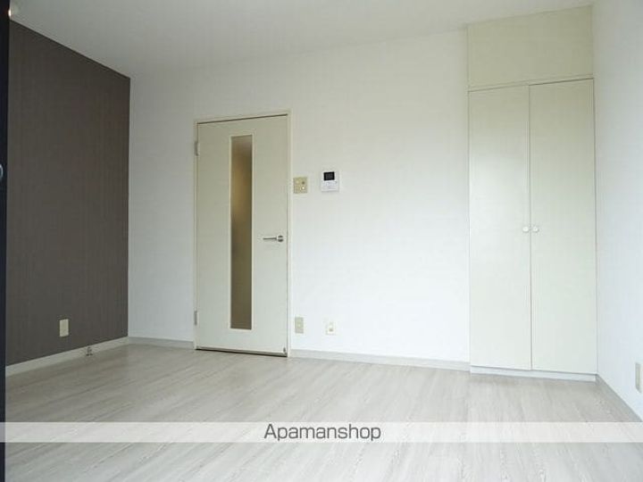 テラス苦竹の居間