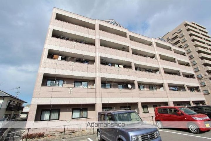 香川県高松市三条町の賃貸マンションの外観