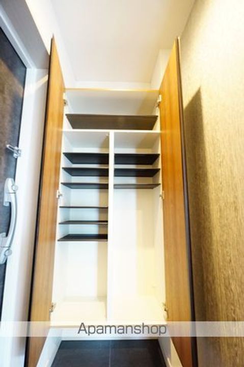 愛知県名古屋市熱田区六番2丁目の賃貸マンションの内装
