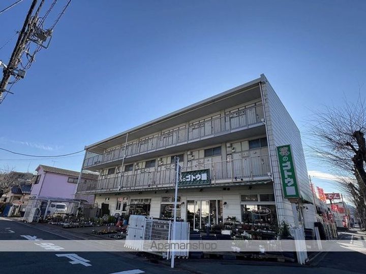 レオパレスフォーリスの外観