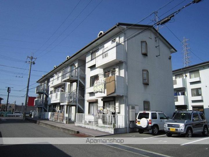 ロイヤルウイングB棟107の外観