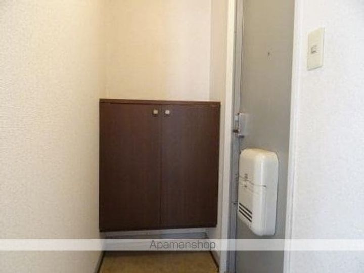 リバティハウスB202の玄関