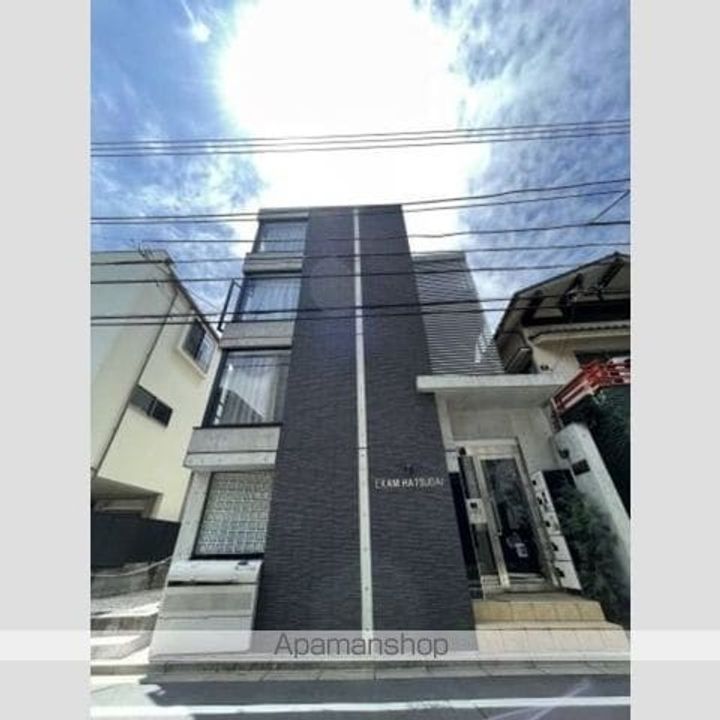 エクサム初台の外観
