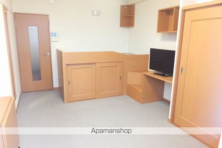 レオパレスDOM207の居間