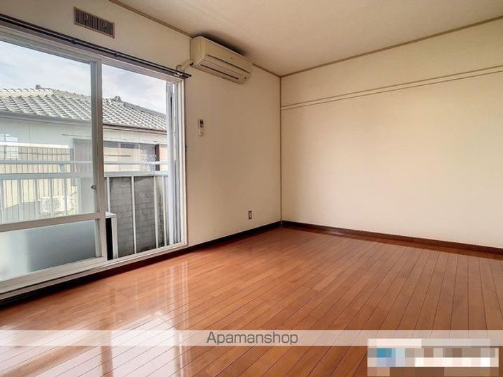 パナハイツ土居201の居間