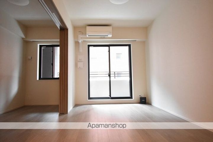 レジディア仙台北四番丁プレイスの居間