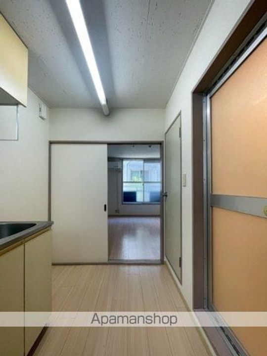 新井ハイツの居間