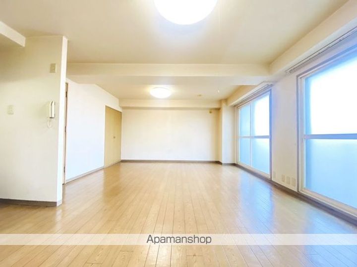 コートハウス的場702の内装