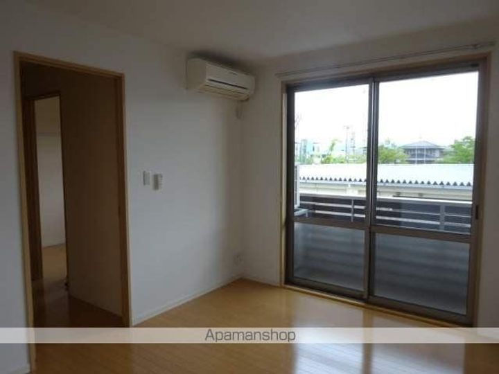 福島県福島市鎌田字原際の賃貸アパートの居間