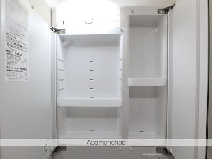 愛知県名古屋市昭和区御器所3丁目の賃貸マンションの内装