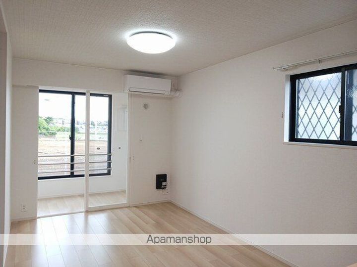 プリムラ・ヤスエの居間