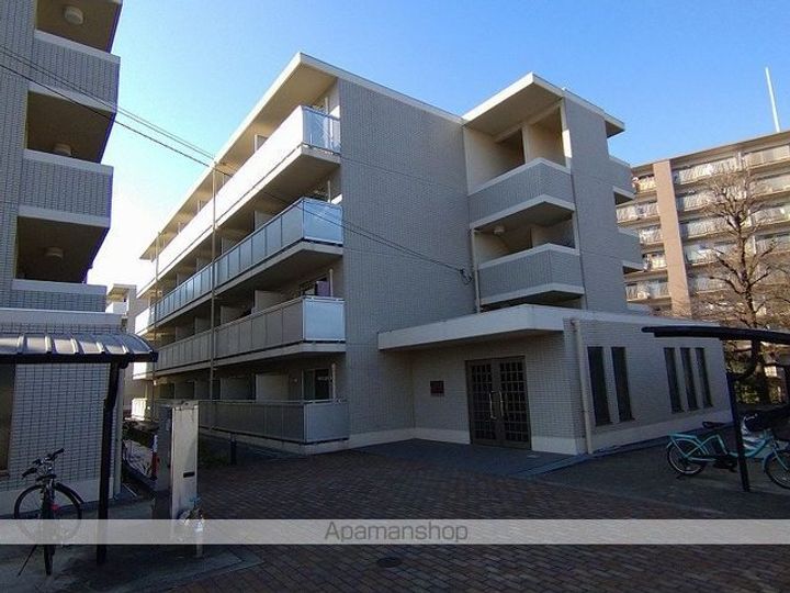 レオパレスパルコートEの外観