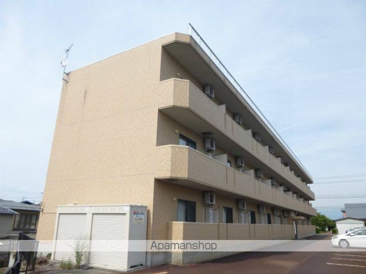 山形県米沢市下花沢3丁目の賃貸マンションの外観