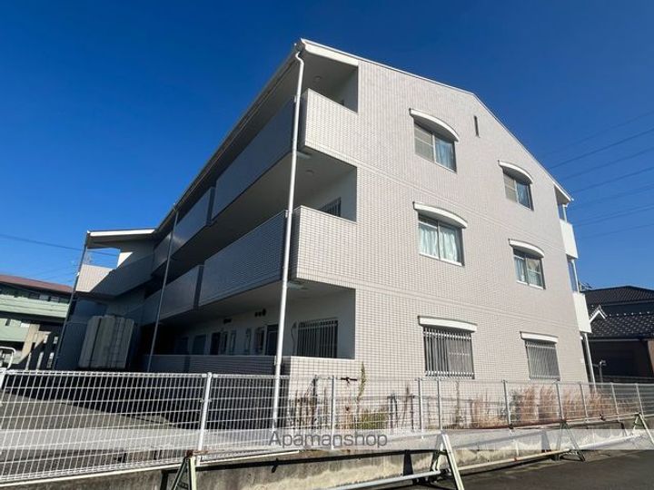 クレセント中もずの外観