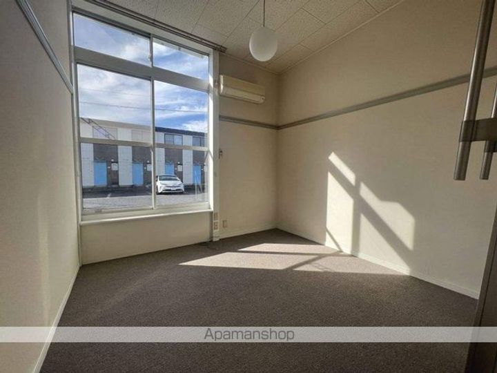 ソレーユ103の居間