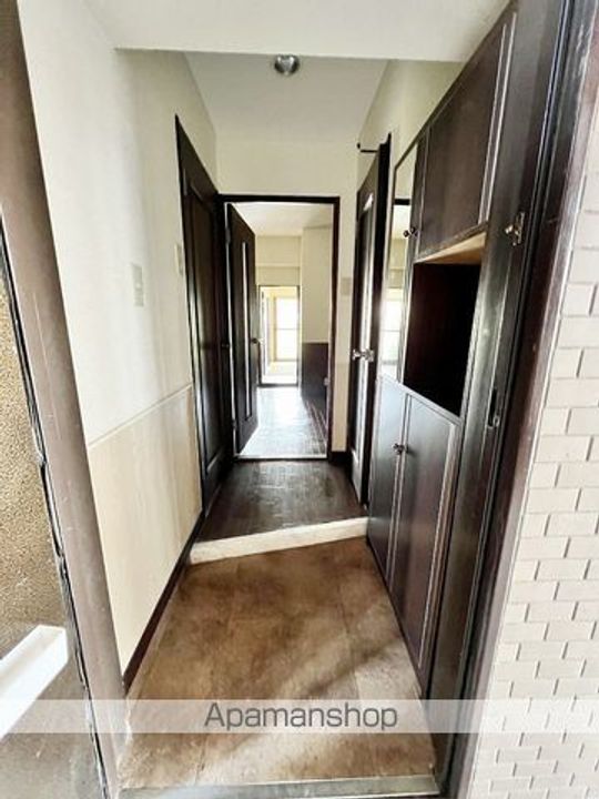 メゾンアイビスの玄関