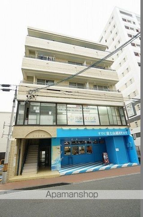 メゾン鷹匠202の外観