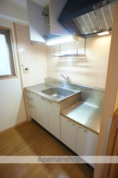 ハイツ・ルミエールペッティ402のキッチン