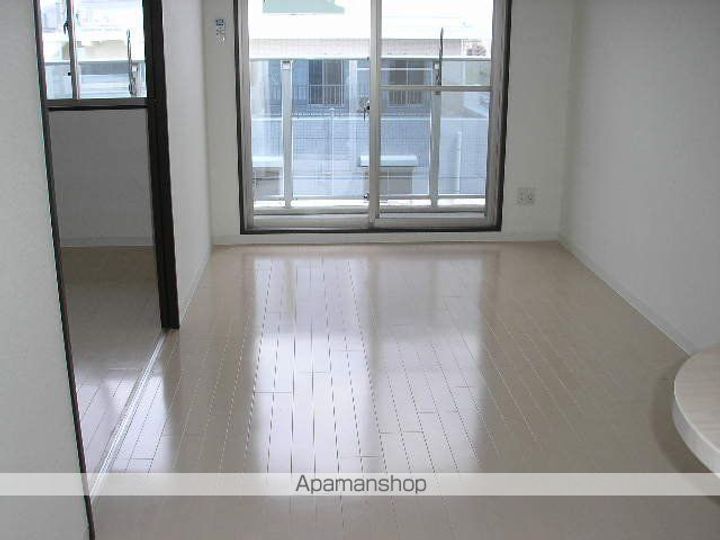 愛知県名古屋市中区栄1丁目の賃貸マンションの居間