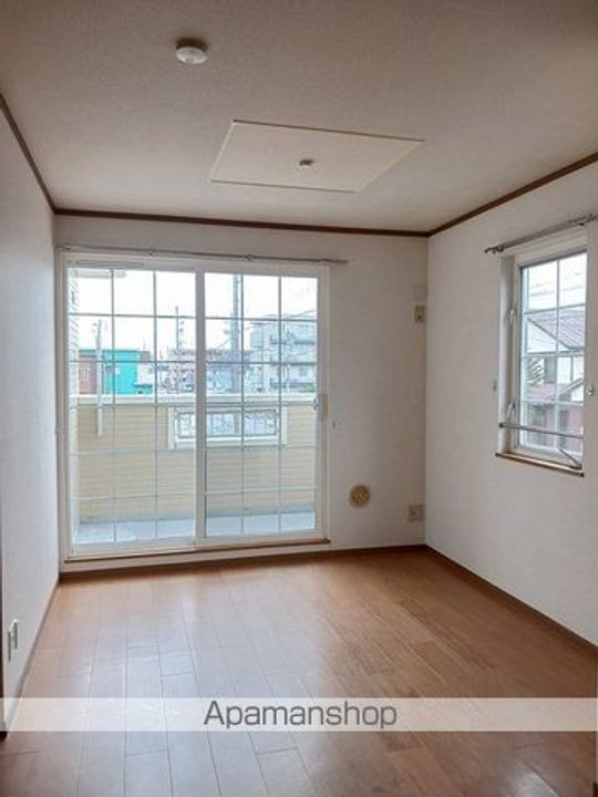 アヴニ−ル T.Mの居間