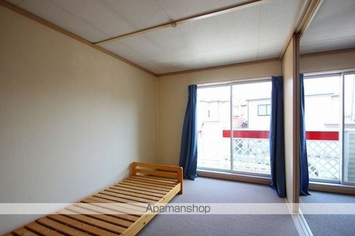 レオパレスKOYAMAの居間