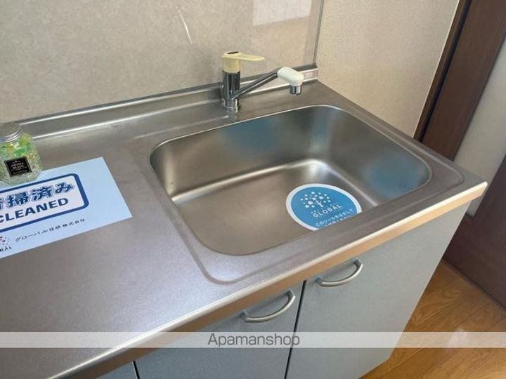 香川県高松市松縄町の賃貸マンションの内装