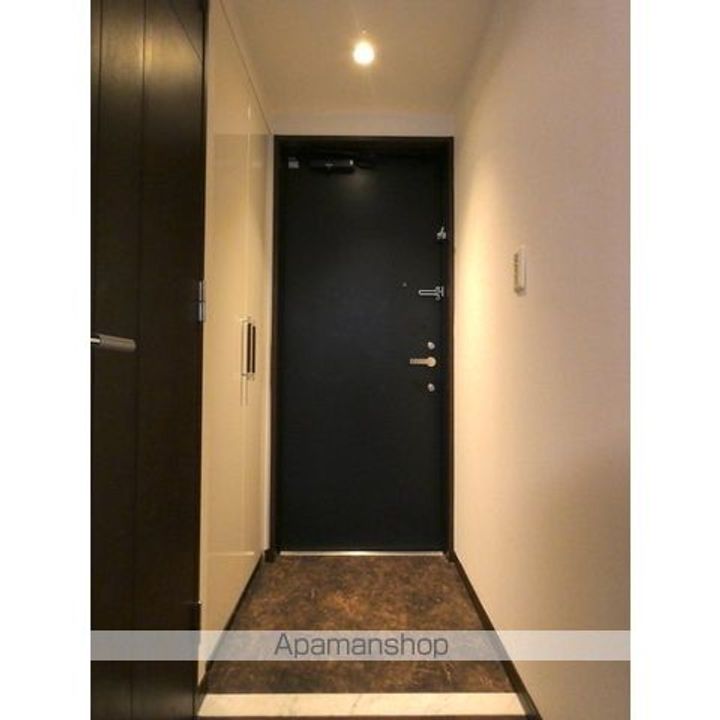 オーキッドレジデンス神楽坂の玄関