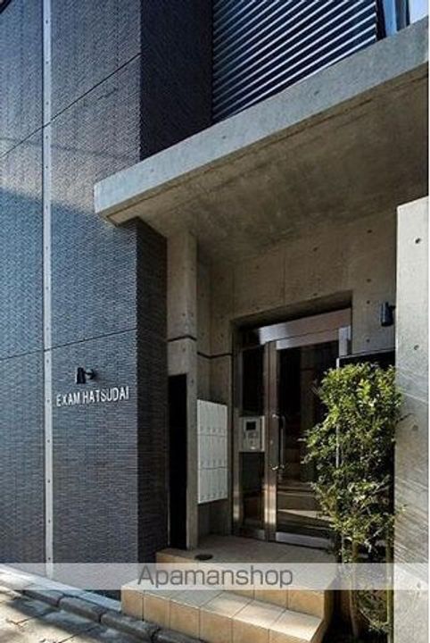 エクサム初台の外観