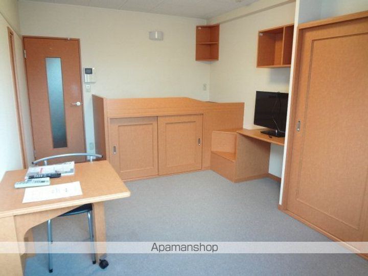 レオパレスステラミラ204の居間