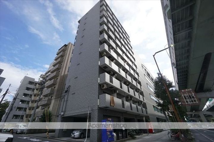 クレスト泉の外観