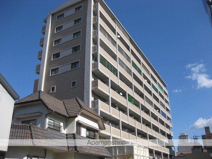 愛媛県新居浜市泉宮町の賃貸マンションの外観