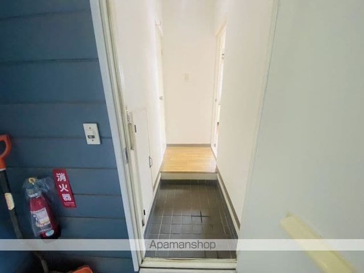 ピアパレス白鳥104の玄関