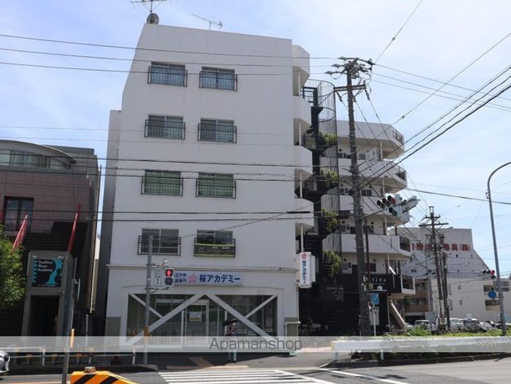 セントラル川名の外観