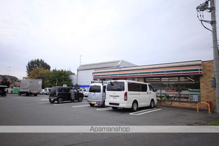 トリア テュラーの周辺