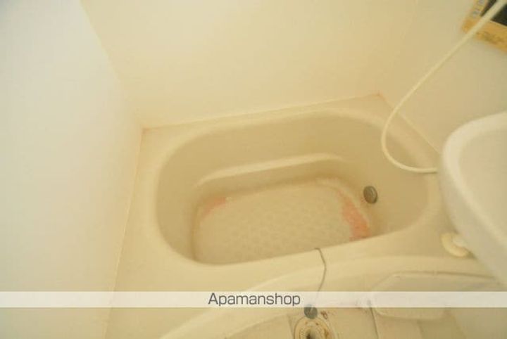 ルーレット台原202の内装