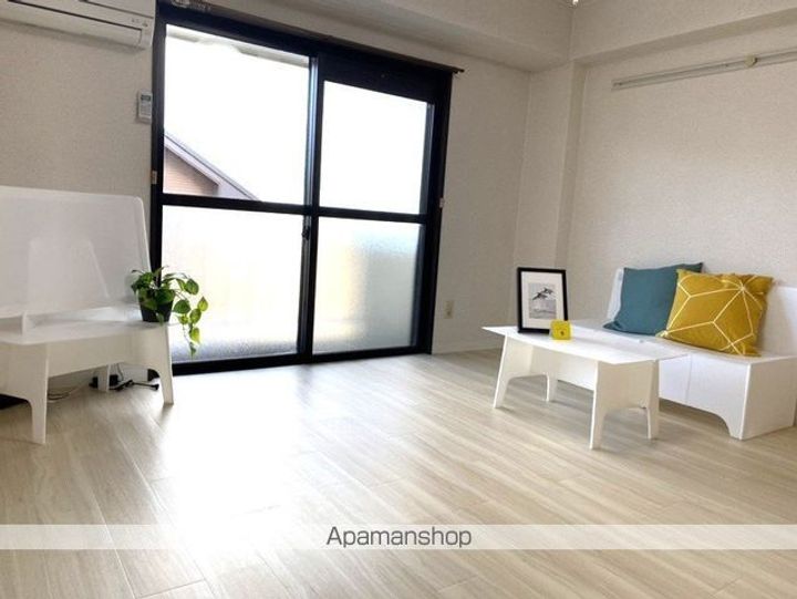 青葉建商ビル302の内装