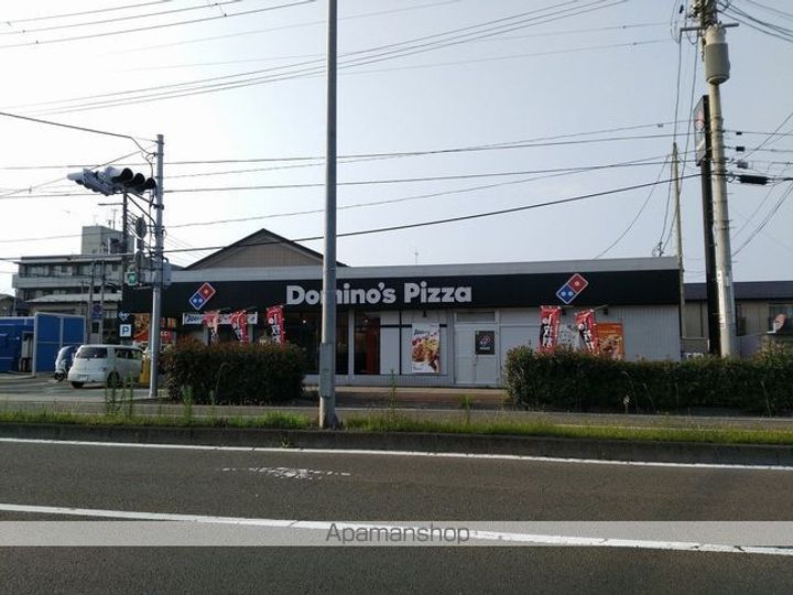 エルフ上杉の周辺