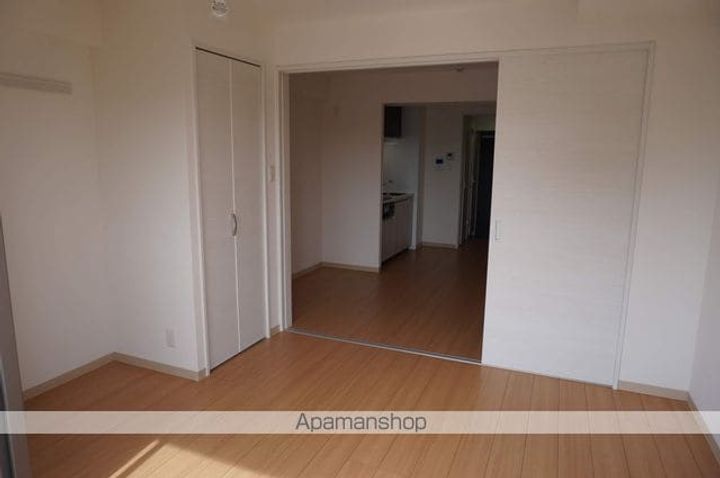 サンロイヤルⅡ301の居間